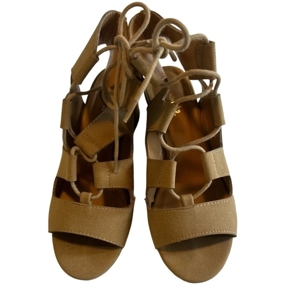 YNot tan women's sandals that ties around ankle size 7